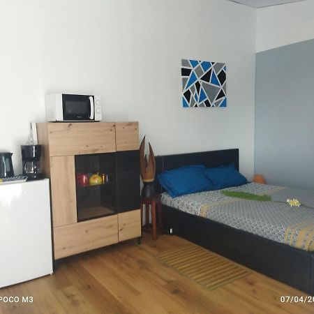 Bungalow Bleu L'Etang-Sale Экстерьер фото